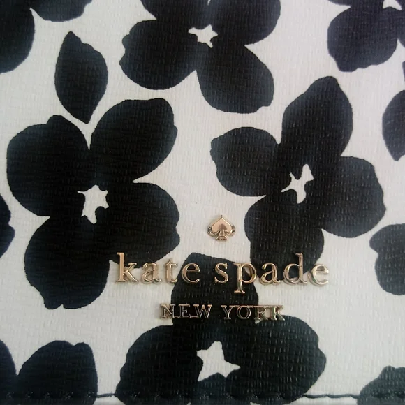 ♠NWT♠ Kate Spade Darcy Small Slim Black and White Floral Crossbody Bag - Picture 3 of 15